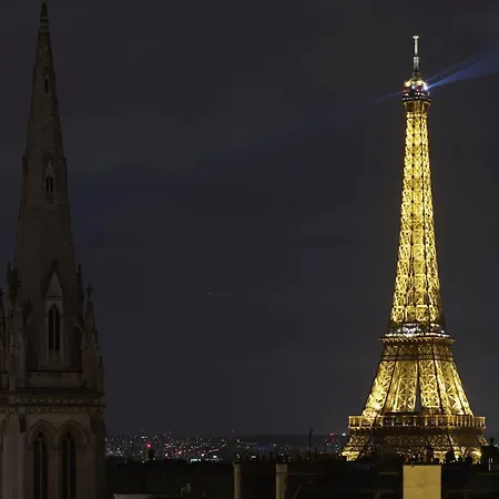 Av George V / Tour Eiffel Parigi